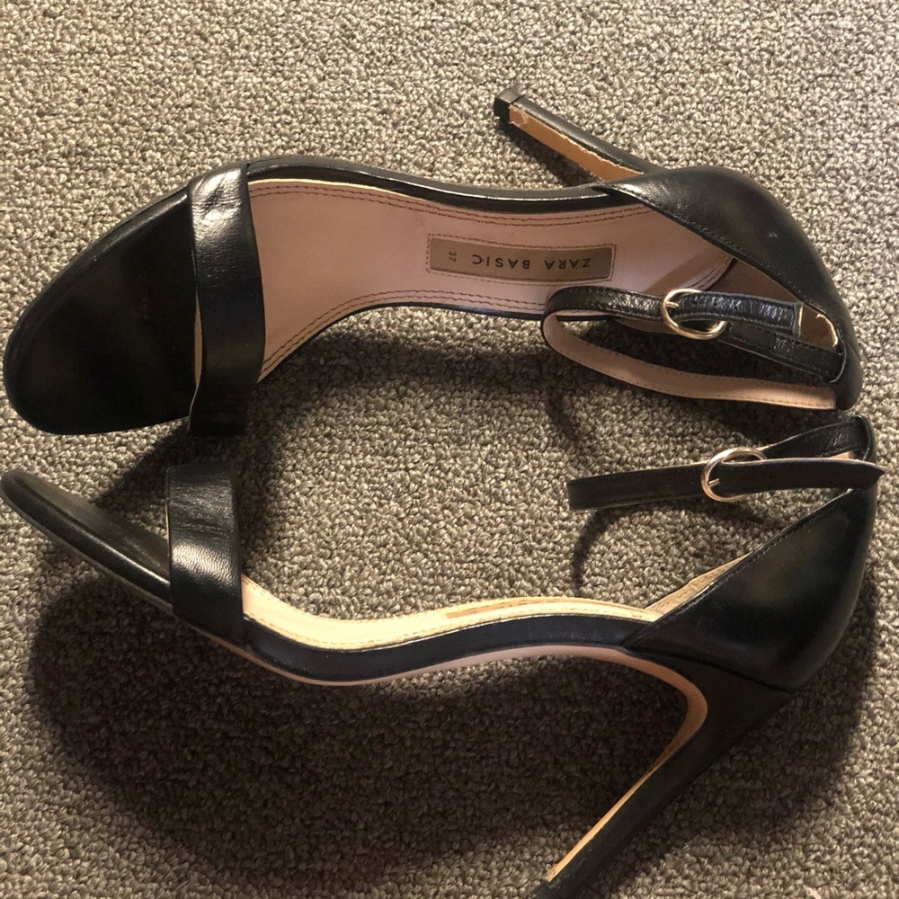 Sandals - Picture 2 of 3